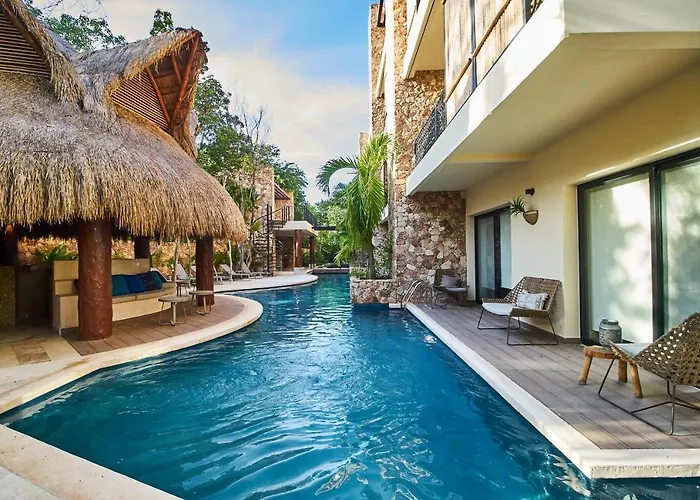 Premium Condo With Private Terrace And Pool View